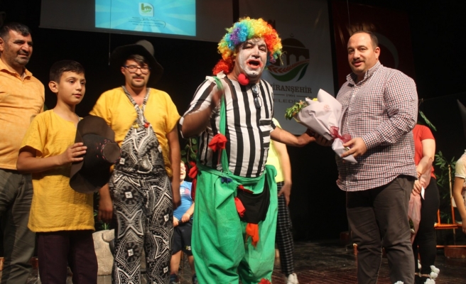 Viranşehir Belediyesi'nden çocuklara tiyatro gösterisi