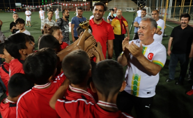 Şanlıurfa’da iki bin gencin katıldığı futbol şöleni sona erdi