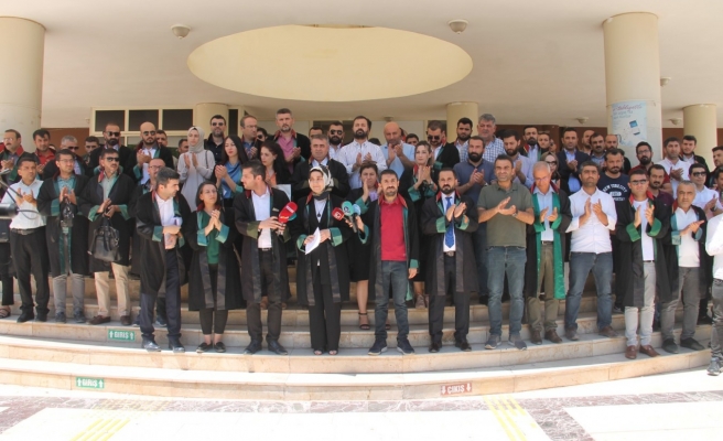 Avukatlardan hakim hakkında ‘onur kırıcı’ suç duyurusu!