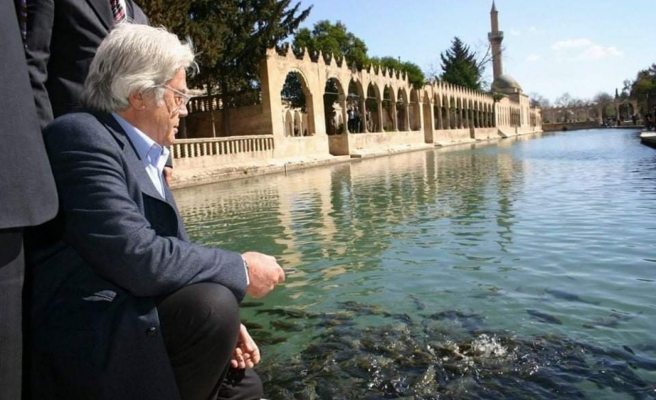 Yeşilçam'ın ustası Cüneyt Arkın hayatını kaybetti