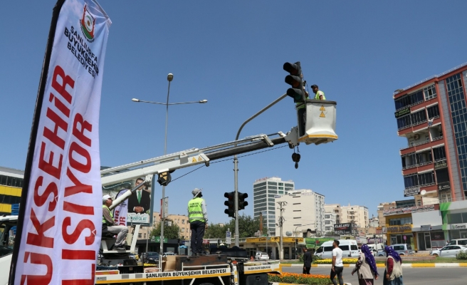 Trafik yoğunluğuna 'akıllı sinyalizasyon sistemi' ile çözüm