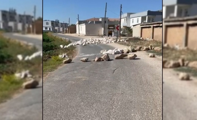 Tapulu arazisinden geçen yolu trafiğe kapattı!