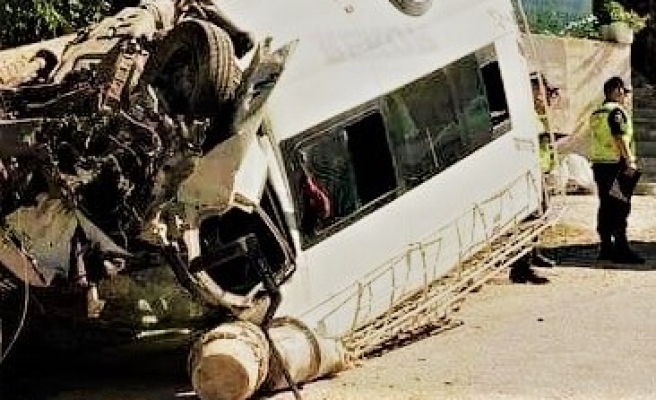 Urfalı tarım işçileri Mersin’de kaza yaptı! 17 yaralı