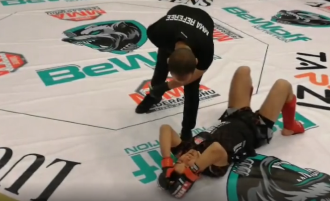 Urfalı sporcu Aziz Acar şampiyonada rakibine boyun eğdi