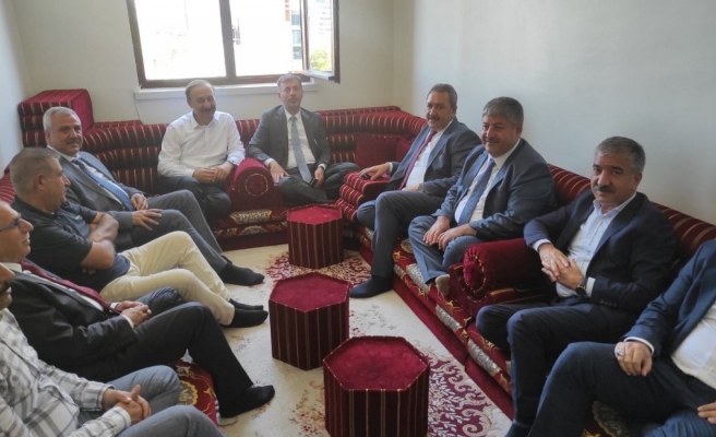 Urfalı heyetten eski valiye vefa ziyareti