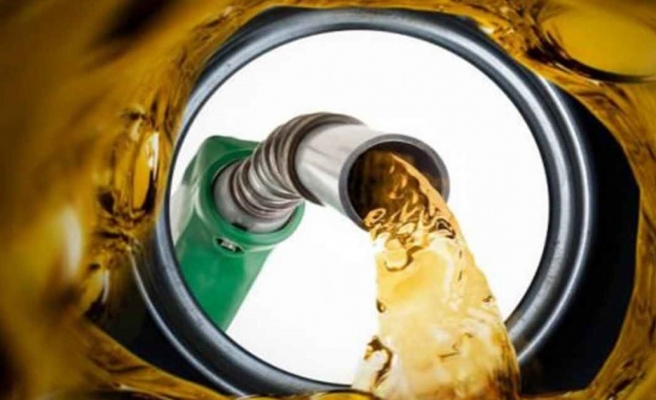 Benzin fiyatlarına gelen zam iptal edildi