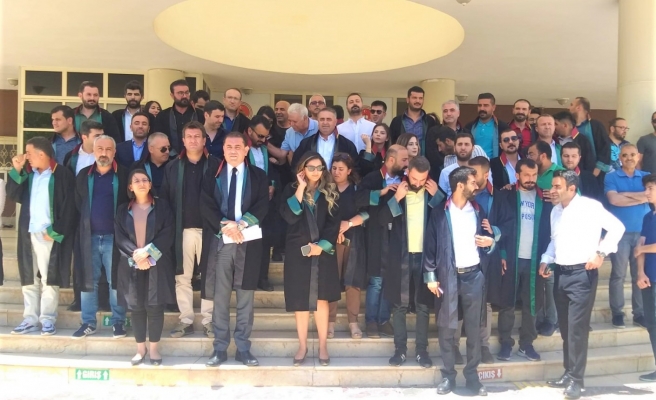 Urfa’da avukatlar öldürülen meslektaşları için toplandı