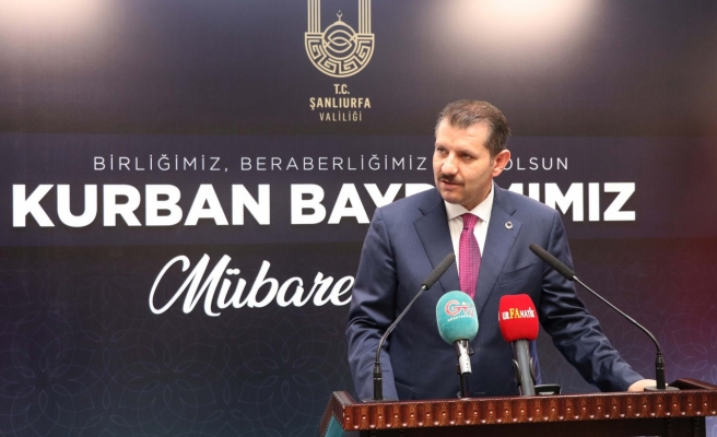 Vali Ayhan ev sahipliğinde bayramlaşma programı