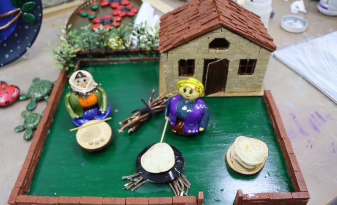 Karaköprü'de kadınlar hem meslek öğreniyor, hem de aile bütçelerine katkı sağlıyor