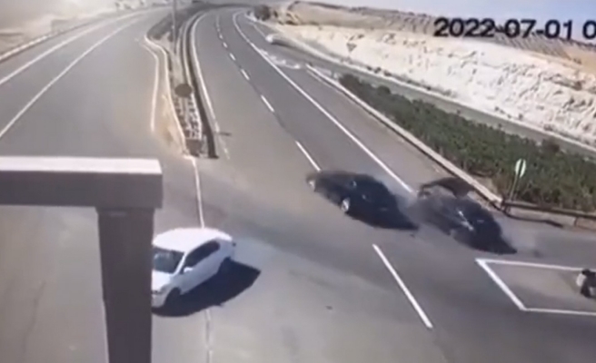 Urfa'da korkunç kaza kameralarda! İzleyenlerden çağrı