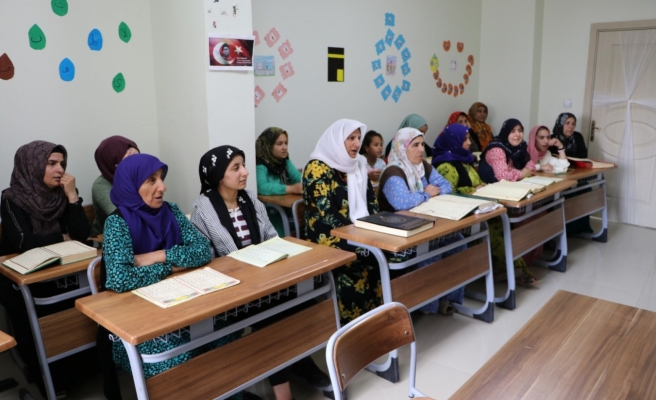 Viranşehir’de kadınlar hem öğreniyor hem kazanıyor