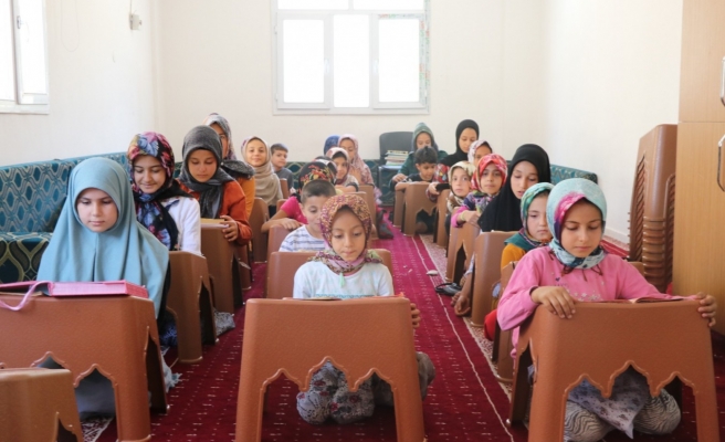 Akçakale'de gençler Büyükşehir’le geleceğe hazırlanıyor