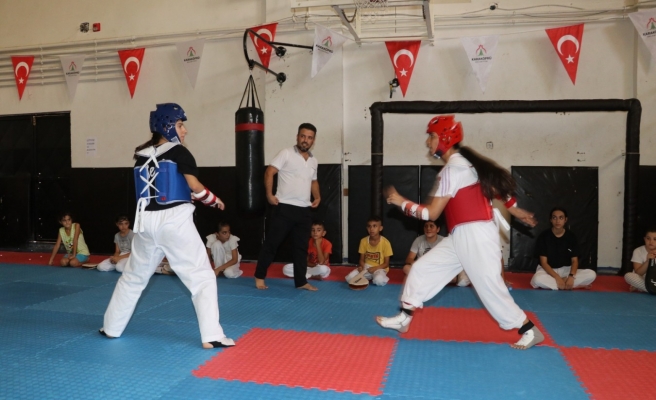 Gençler sporla kendilerini geliştiriyor