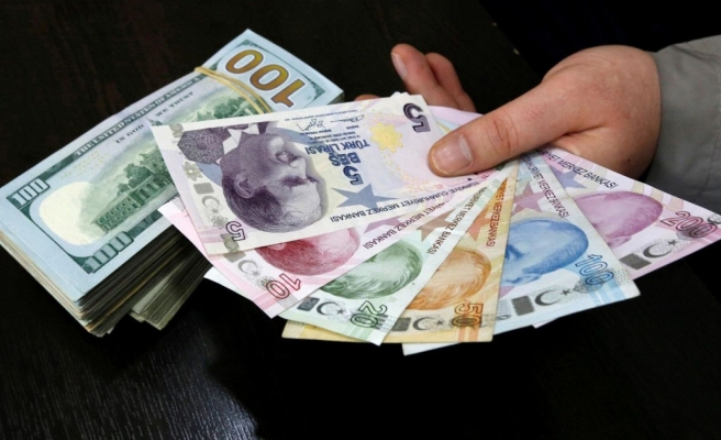 Merkez Bankası'nın faiz kararı sonrası dolar zirveyi gördü!