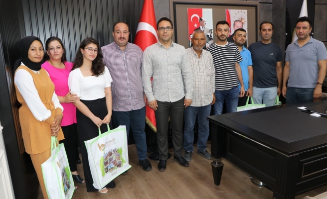 Başkan Ekinci'den başarılı öğrencilere ödül