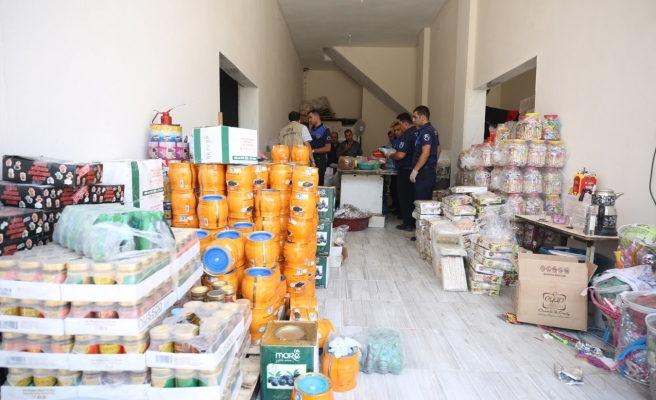 Urfa'da yüzlerce bozuk ürünü yeniden etiketleyip satacaklardı!