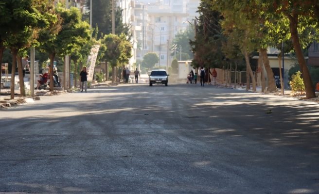 Narlık Caddesinde asfalt serim çalışmalarını tamamladı