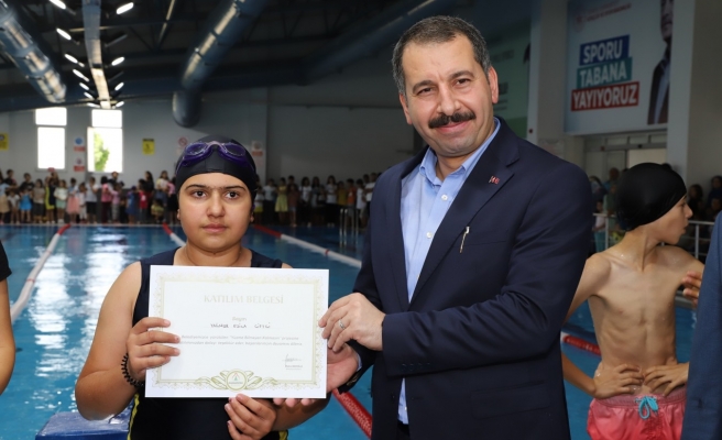 Karaköprü’de yüzlerce çocuk sertifika heyecanı yaşadı