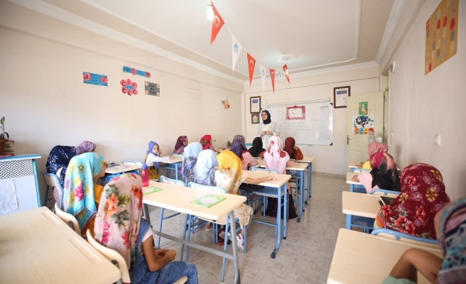 Eyyübiyeli gençler belediyenin açtığı merkezde geleceğe hazırlanıyor