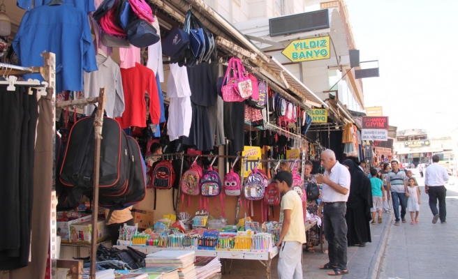 Urfa’da okul kıyafetleri cep yakıyor