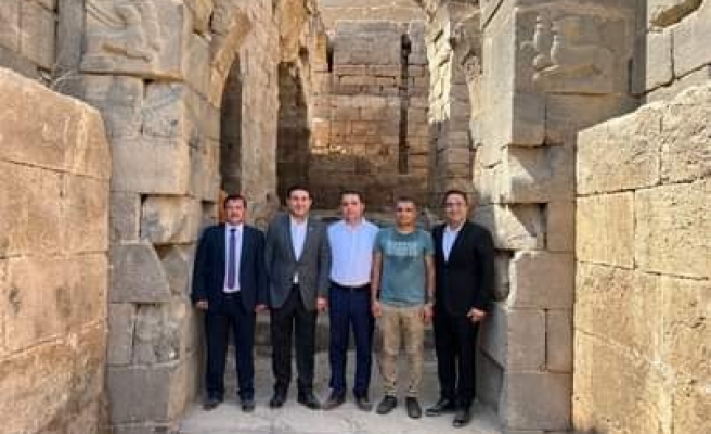 Kaymakam Gültekin Harran Kalesi ve Sarayı’nı gezdi