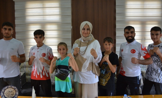Çakmak Siverek'i temsil eden sporcuları ağırladı