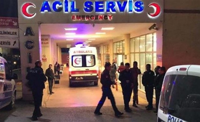 Şanlıurfa'da bir kişi eşini silahla yaraladı