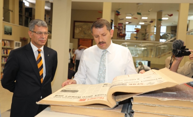 Vali Salih Ayhan, kütüphaneleri ziyaret etti