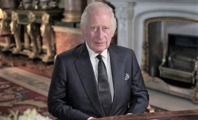 III. Charles resmen kral ilan edildi!