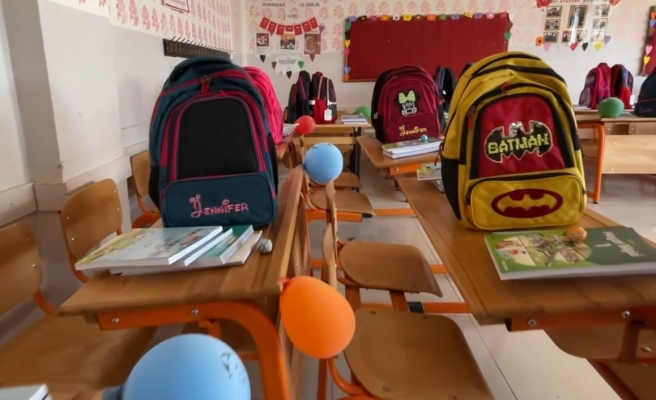 Halfeti Belediyesi’nden öğrencilere kırtasiye desteği