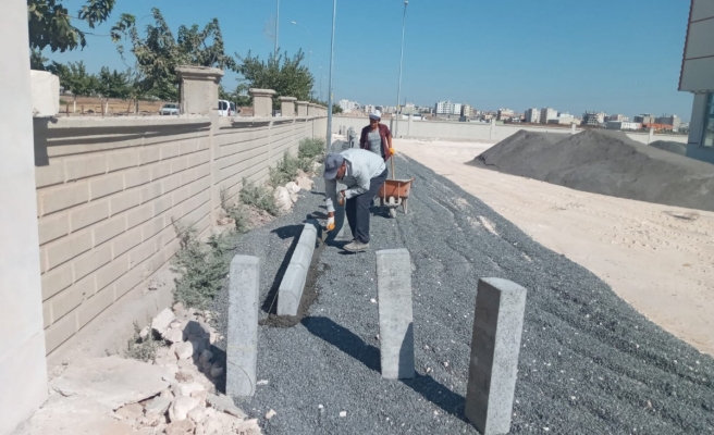 Viranşehir Yeni Oto Galericiler Sitesi’ne kilitli park taşı döşeniyor