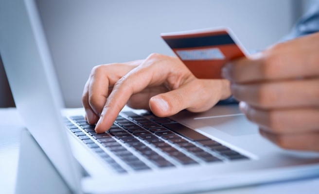 İnternet alışverişlerindeki cayma hakkı düzenlemesi ertelendi