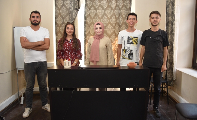 Siverekli gençler hayallerindeki üniversiteleri belediye kurslarıyla kazandılar