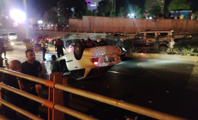 Şanlıurfa'da araç takla attı! Yaralı var