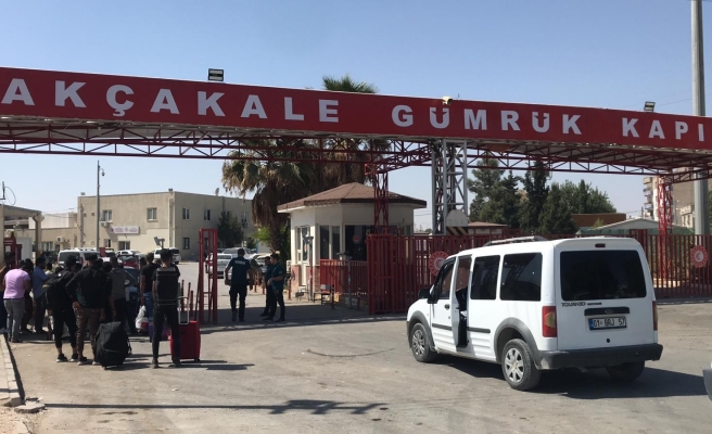 Akçakale’den Suriye’ye gönüllü döndüler