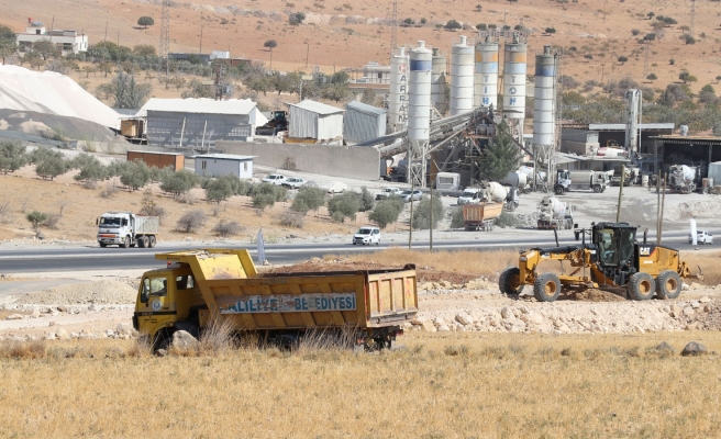 Güzelyurt Mahallesine yeni yollar kazandırılıyor