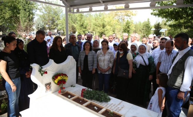 İbrahim Ayhan mezarı başında anıldı