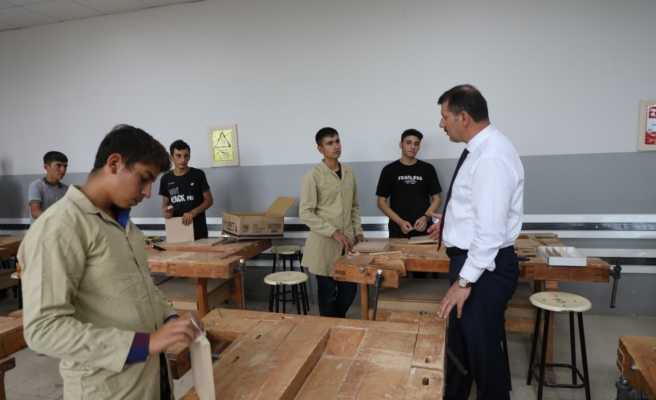 Vali Ayhan'dan talimat: Urfa'da derste öğrencilere 