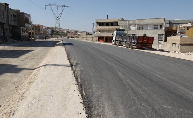Eyyübiye’de kamulaştırılan bölgede yolun asfaltlanmasına başlanıyor