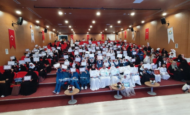 İHH medreselerinden mezun olan hafızlar için icazet töreni