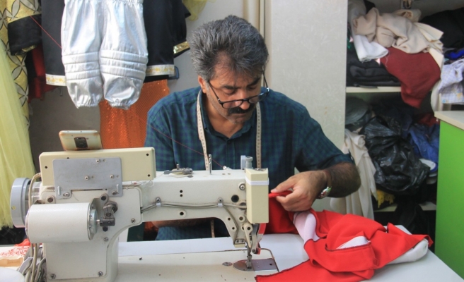 Urfa'nın tek kostümcüsü