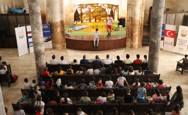 ‘Nefes Almadan’ adlı tiyatro oyunu beğeni topladı