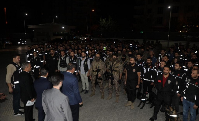 Şanlıurfa'da uyuşturucunun kökünü kurutma operasyonu (EK-)