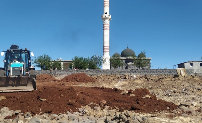 Siverek’te mahalle içi stabilize yol çalışması