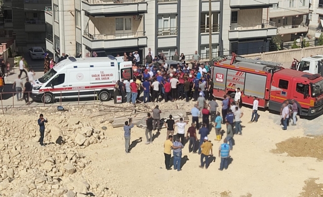 Karaköprü'de temel kazılan inşaatta çökme!