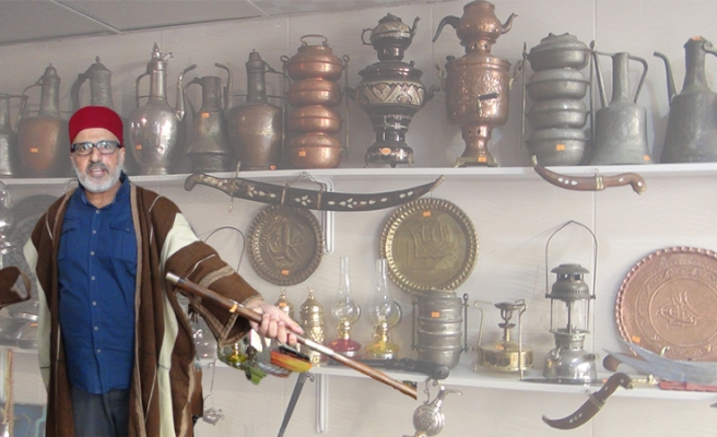 Emekli olduktan sonra antika eşyalarına yöneldi