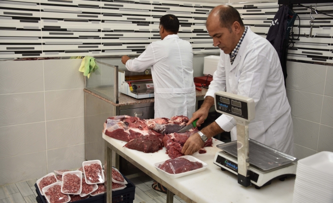Siverek’te halk kasabı et satışına başladı