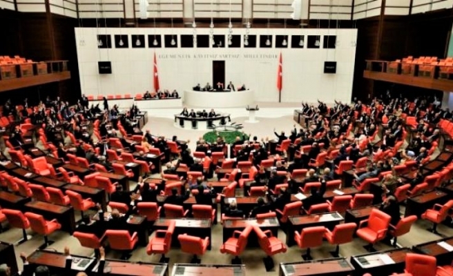 Sosyal medyaya ilişkin 12 madde daha Meclis’te onaylandı