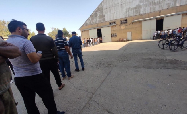 Ceylanpınar’da TMO önünde ucuz yağ kuyruğu