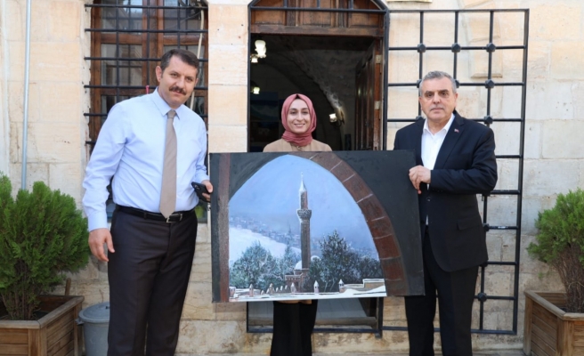 Vali Ayhan ile Beyazgül sanatsal çalışmalara katıldı